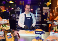 Arjen Fiks van Beemster. Zijn een coöperatie met 420 melkveehouders en die leveren de melk aan Beemster.