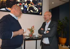 Eillem Groenenberg van Biohuis in gesprek met Henk Offringa van het ministerie. 