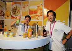 Raphael van Reusel en Enzo Mazza van Gili Drinks. Sinds 2021 producent van non alcoholische dranken. 