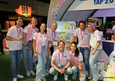 Het team van Movers 'n Shakers bv met hun merk Soof drinks met in het midden hun nieuwe tapsysteem. Zowel te gebruiken met plat en bruiswater.