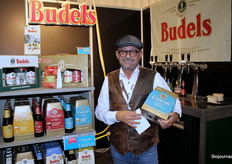 Jos Gijsbers van Budels met de nieuwe Capucijn Tripel.