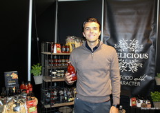 Thom Geurtsen van Delicious Food & Gourmet met de nieuwe biologische pastasaus. Binnenkort te vinden in de delicatessen winkels.