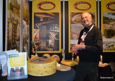 Jan Craens liet bij Kaaslust proeven van de nieuwe waterbuffelkaas. "We zien dat de markt hiervoor groeiende is. Er komt ook een variant met truffel aan." 