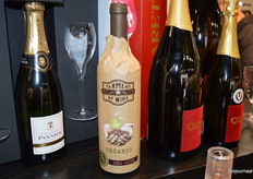 In deze stand kon men onder meer informatie inwinnen over deze biologische rode wijn.