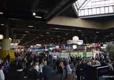 Vooral in hal 6 was het maandag erg druk. 