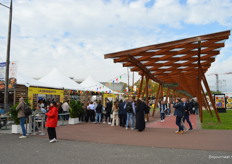 Op het binnenplein tussen de hallen was het prima toeven. 