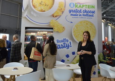 Caroline IJsselstijn bij Kaptein omschrijft de SIAL als een kwalitatief goede beurs, de producent van biologische boter staat het ene jaar op Anuga en het andere jaar op de beurs in Parijs.