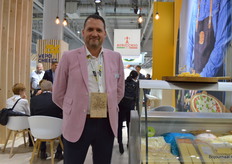 Andy van der Auwera vertelt bij Vepo Cheese dat de vraag naar biologisch op de Franse markt weer veel stabieler is. Zij verkopen onder meer biologische mozzarella, emmentaler en Gouda geraspt. 