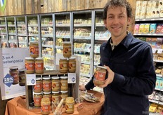 Bij Ruben de Wit kon men proeven van de 3- en 4-notenpasta's van Horizon Natuurvoeding. 