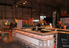  Klaar voor de dag; de koffie staat gereed 