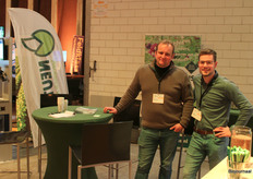 Pim Clotscher links naast Kevin Mannens van Neutkens: "Als specialist in zaaizaden blijven wede biologische markt succesvol bedienen."