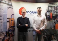 Links Jesse Vonk naast Jim van der Voort van Jongejans: "We blijven streven naar een schonere werkomgeving."