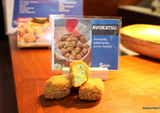 Salud Food Group met de nieuwe Avokatsu. Gevuld met Avocado, Edamame en Katsu Curry.