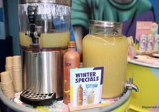 Biologische gember siroop van alleen gember(50,2%),citroen,peper en appel. Perfect voor biologisch gemberbier, shots, cocktails en zelfs thee!