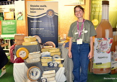 Roos van Driel van Booij Kaasmakers, zijn hebben ook biologische kazen in het assortiment