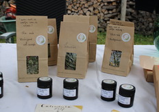 Van kruiden maakt De Grote Wiede onder andere thee en verschillende crèmes