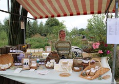 Maj-Britt van De Boonekamp was aanwezig met hun biologische walnoten. Vanuit hun biologische kruidentuin maakt ze verschillende kruidentheeën en verzorgingsproducten.