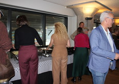 Gasten konden aanschuiven bij een vegan buffet