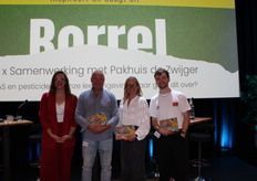 Moderator Josefien van Marlen, Agro-ecologische boer Arjen van Buuren, Annelies den Boer, directeur van Stichting Tegengif en onderzoeksjournalist Leon Zantinge.