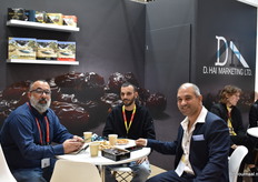 D.Hai marketing Ltd. met Lior Hai, Liran Laffer en Avshalom Elkmakyas, zij zijn volop actief in allerlei soorten en maten dadels