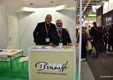 Uva Brunotti met Massimiliano Consiglio en oud collega Gaetano Piccione, zij hebben in Europa de eerste pitloze druiven