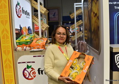 Frutas Silvestres met Elisabeht Ortiz Paredes met de gele dragonfruit