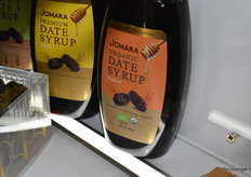waaronder ook een biologisch gecertificeerde dadelsiroop bij Jomara