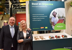 BioMasters bij hun bio assortiment - Roland van den Berg en Svetlana Soldatova, zij zijn de Bio tak van FruitMasters en willen dit jaar echt gaan knallen in bioland
