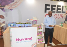 Anthony Ngugi, van Mavuno Organics, zij telen en exporteren biologische avocados uit Kenya.