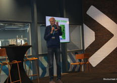 Bert van Ruitenbeek van Stichting Demeter verzorgt de introductie van de Boerentroonrede 2026 door Tim Moerman.