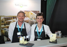 Christian Klima en Ingeborg Goepel van Vallée Verte met hun smaakvolle daslookkaas.