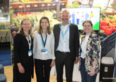 Steffi Thuysbaert, Inge van Diest, Henk Offringa en Néomi Geurts van de RVO staan klaar om je van advies te voorzien.