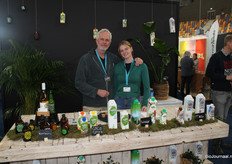 Marc Bod en zijn dochter Maureen Bod van Spring Water Company lessen je dorst met kokosdrankjes en kombucha.