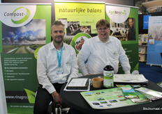 Arie Bankers en Albert Jacob de Graaf van Rinagro met hun composteeroplossingen.