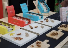 Alle ingrediënten van de bites werden tentoongesteld om te benadrukken hoe simpel een gezonde en voedende snack kan zijn.