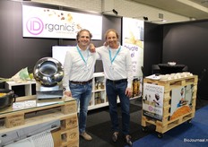 Herco Schoemaker en Sandy Vree van IDorganics waar ze specialiseren in het produceren van bulk. Hun havermelk chocola is een echte aanrader!