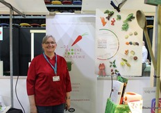Marion Pluimes van De Groene Kookacademie. Ze geven biologische kookcursussen en opleidingen aan consumenten en professionals in hun studio in Breda.