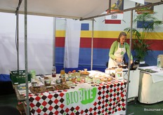 Susanne de Raaij van biobite met hun lokale en veganistische producten.