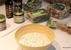 Boekweit en enkele producten die daarvan worden gemaakt.