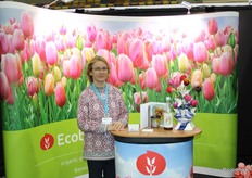 Annelies Timmerman van Ecobulbs, een van de 7 telers die zich heeft aangesloten bij Bio Bollen, waar elke teler de markt voorziet van hun specialiteit in de bollenwereld.