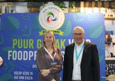 Peter Lamet en Willemijn Lamet van BD Totaal, die in samenwerking met 5 ondernemers en een barista de beurs voorzagen van heerlijke hapjes en drankjes.