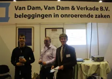 Alleen de laatste achternaam staat op de foto, dit zijn namelijk Johan van de Berg, David Knoppenburg en Cor Verkade.