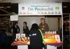 Adrie Klaassen in de stand van De Peuleschil.