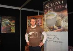 Frank Janssen van De Eng B.V. gaf bezoekers informatie over Numi-thee.