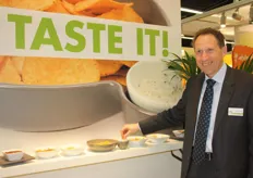 "Wij produceren smaak", vertelt Aart de With. Hij staat bij de vier chipssmaken die door de Organic Flavour Company ontwikkeld zijn."