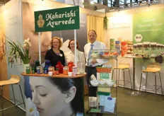 Renate Fischer, Annette Sand en Roel Wolfs van Maharishi Uyurveda Products.