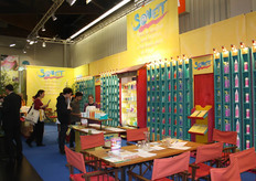 Sonet viel op door de kleurrijke stand.