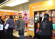 In de display staan nieuwe fruitchocolaatjes.