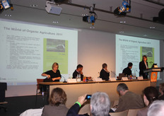 De bekendmaking van de wereldwijde cijfers.