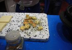 Zowel in kruidenversie als met chili-smaak verkrijgbaar.